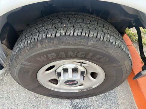Used 2023 GMC Savana 3500 w/ Power Convenience Package RWD image 11
