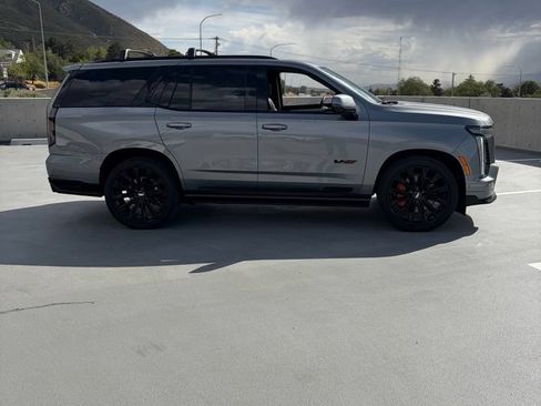Used 2026 Cadillac Escalade V AWD/4WD image 2