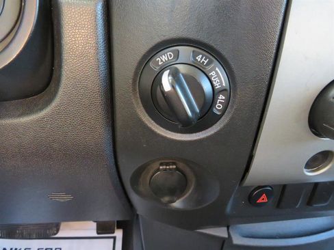 Used 2008 Nissan Titan 4x4 Crew Cab image 17