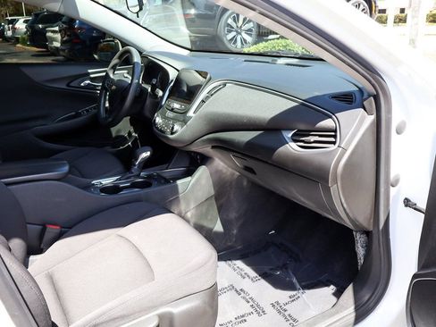 Used 2023 Chevrolet Malibu LT image 25