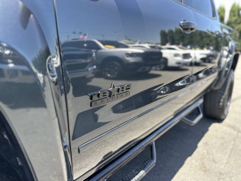 Used 2018 Chevrolet Silverado 1500 LT w/ Texas Edition AWD/4WD image 8