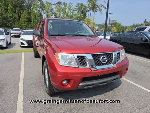 Used 2017 Nissan Frontier SV w/ SV Value Truck Package RWD image 4