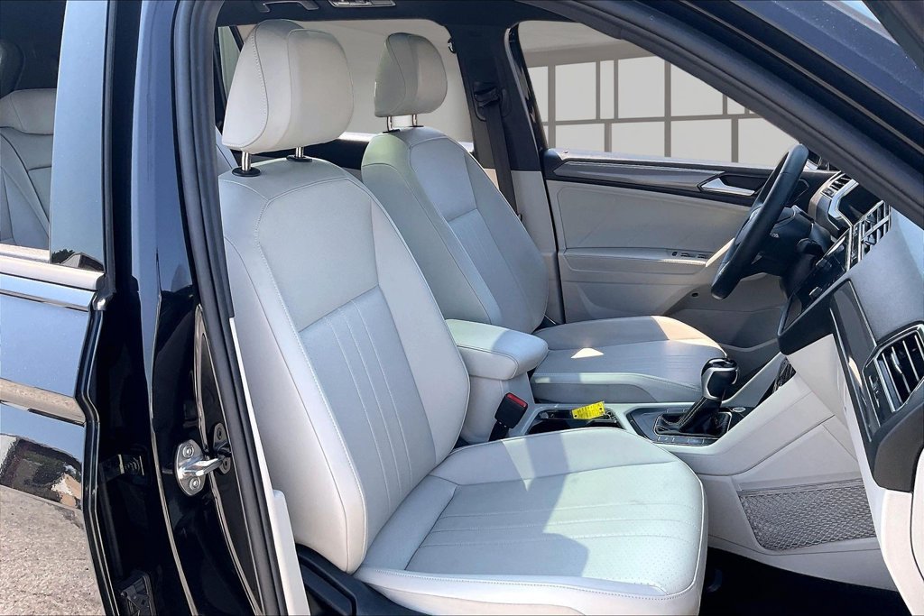Used 2023 Volkswagen Tiguan SE R-Line FWD image 27