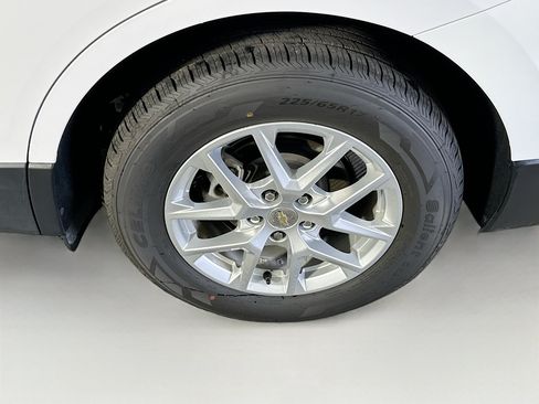 Used 2024 Chevrolet Equinox LT AWD/4WD image 11