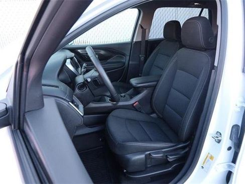 Used 2024 GMC Terrain SLE image 8