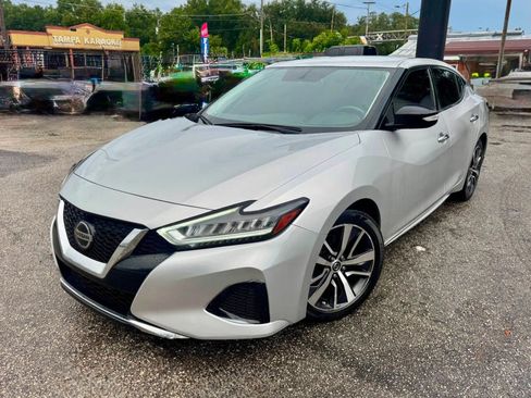 Used 2019 Nissan Maxima 3.5 SV w/ Floor Mat Group FWD image 2