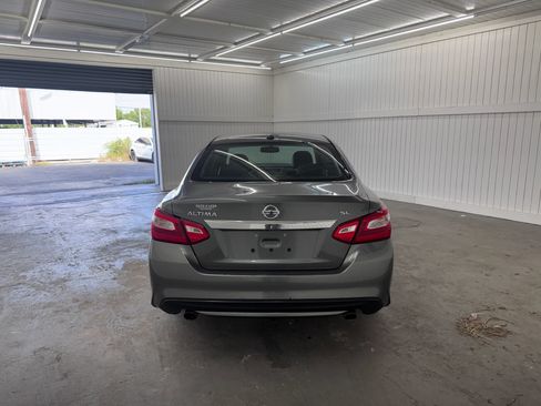 Used 2017 Nissan Altima 2.5 SL FWD image 6
