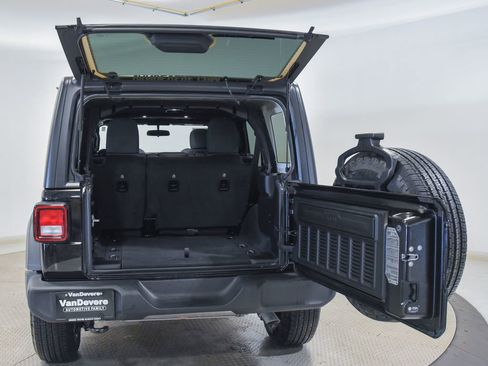 Used 2024 Jeep Wrangler Unlimited Sport AWD/4WD image 17