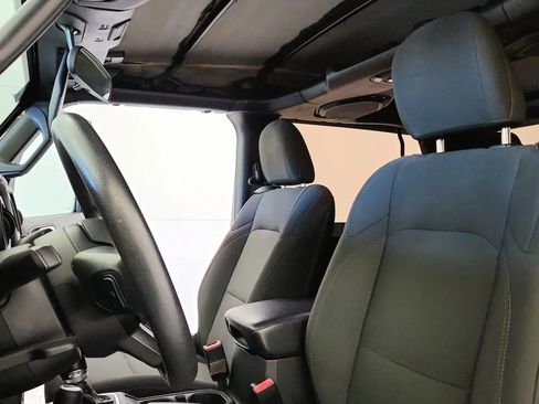 Used 2018 Jeep Wrangler Sport image 32