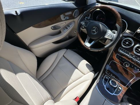 Used 2018 Mercedes-Benz C 300 4MATIC Sedan image 16