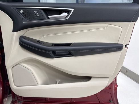 Used 2019 Ford Edge Titanium image 8