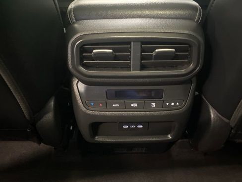 Used 2024 Honda Pilot Touring image 31