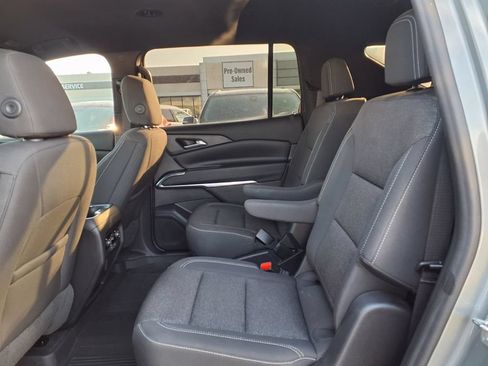 Used 2024 Chevrolet Traverse LT w/ Midnight/Sport Edition FWD image 17