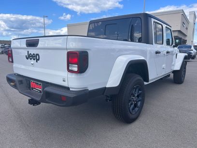 New 2026 Jeep Gladiator Sport