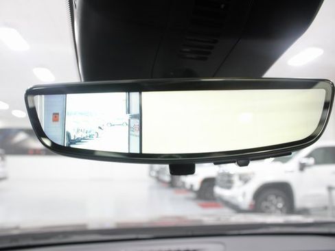 New 2026 Buick Enclave Avenir image 3