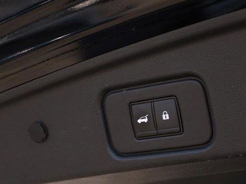 Used 2023 Nissan Pathfinder Platinum w/ Lighting Package (N92) AWD/4WD image 8