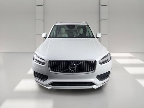 Used 2020 Volvo XC90 T5 Momentum w/ Protection Package FWD image 3