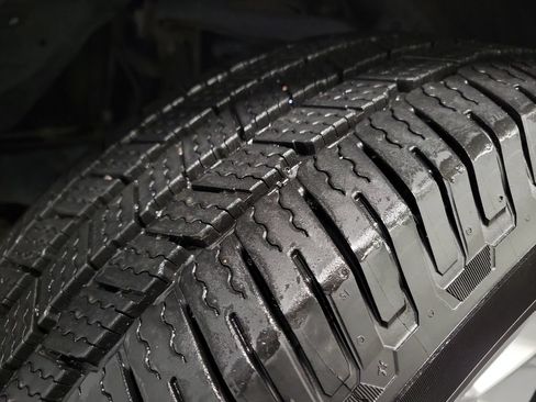 Used 2017 Toyota 4Runner SR5 AWD/4WD image 11