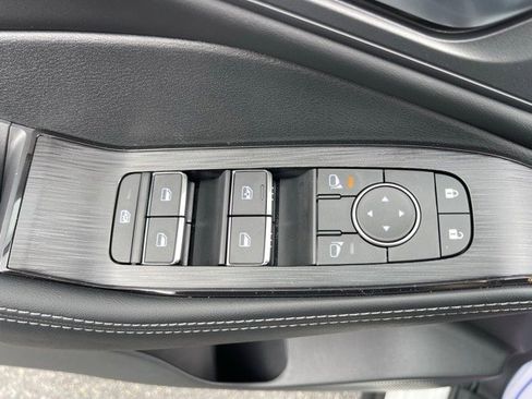 New 2025 Nissan Rogue SL w/ Tech Package image 11