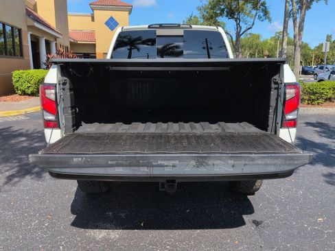 Used 2020 Nissan Titan PRO-4X AWD/4WD image 12