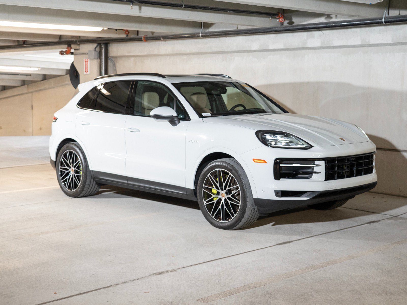 Certified 2025 Porsche Cayenne Coupe AWD/4WD image 7