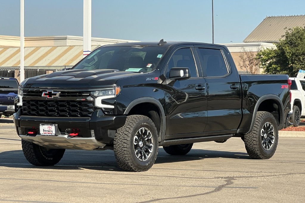 Used 2022 Chevrolet Silverado 1500 ZR2 w/ Technology Package AWD/4WD image 10