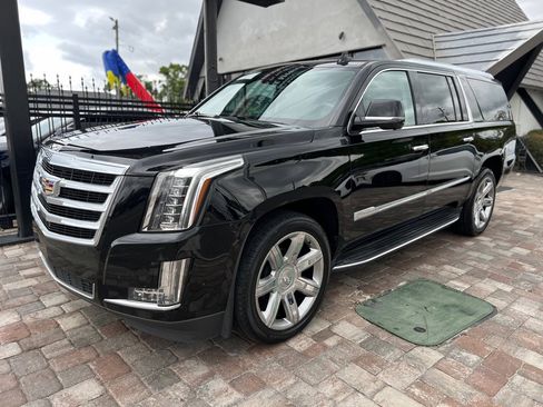 Used 2020 Cadillac Escalade ESV Luxury image 5