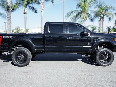 Used 2022 Ford F250 Lariat w/ Black Appearance Package AWD/4WD image 12