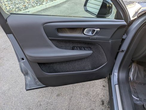 Certified 2023 Volvo XC40 Recharge Plus image 12