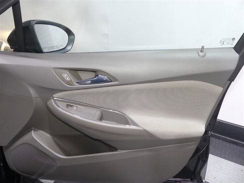 Used 2018 Chevrolet Cruze LS FWD image 18