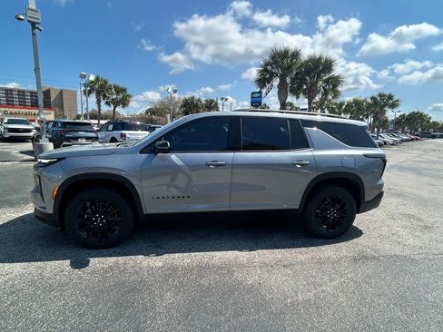 New 2026 Chevrolet Traverse LT w/ Midnight/Sport Edition FWD image 4