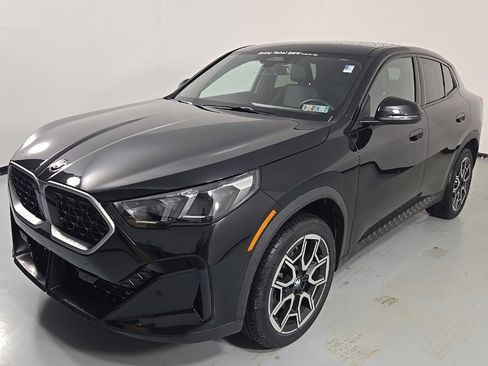 Certified 2025 BMW X2 xDrive28i w/ Convenience Package image 3