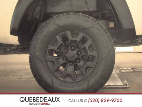 Used 2016 Toyota Tacoma TRD Off-Road w/ Towing Package image 12