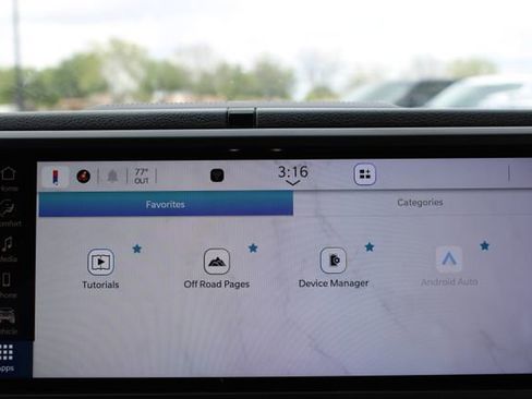 Used 2025 Jeep Wrangler Sport AWD/4WD image 29