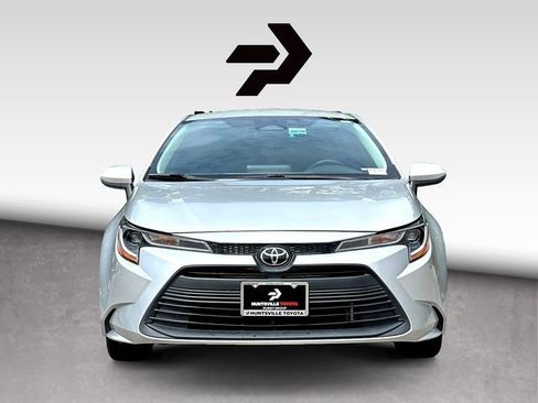 Used 2023 Toyota Corolla LE FWD image 3