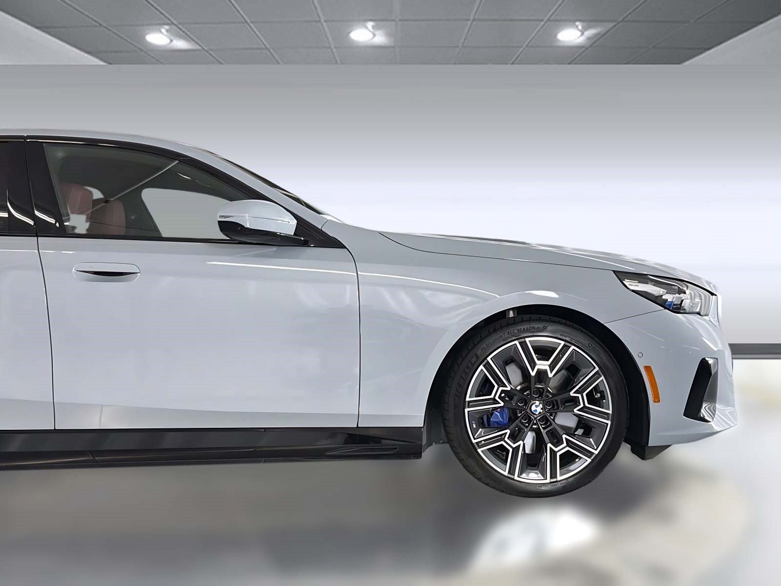Used 2026 BMW i5 eDrive40 w/ M Sport Package RWD image 33