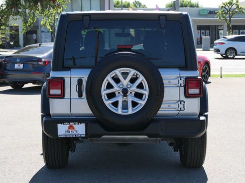 Used 2023 Jeep Wrangler Unlimited Sport AWD/4WD image 5