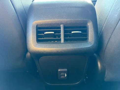 Used 2020 Chevrolet Equinox LT image 34