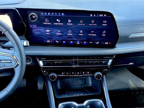 Used 2024 Chevrolet Traverse LT w/ Trailering Package image 27