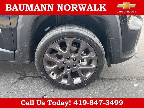 Used 2023 Jeep Renegade Limited w/ Sun/Sound Group AWD/4WD image 13