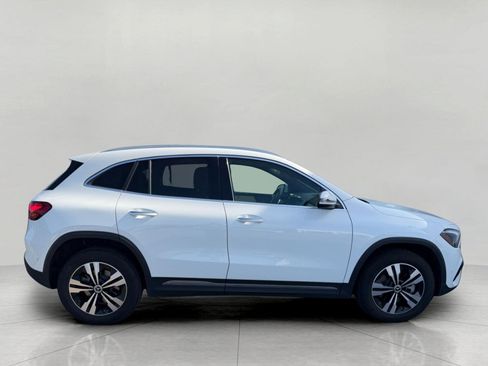 Used 2025 Mercedes-Benz GLA 250 4MATIC image 9
