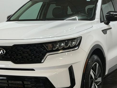 Used 2021 Kia Sorento S w/ Panoramic Sunroof Package image 5