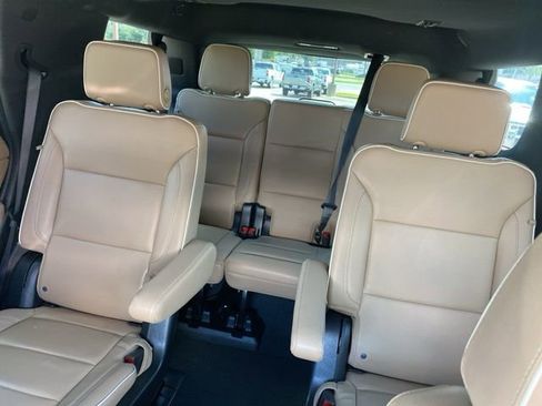 Used 2023 Chevrolet Tahoe Premier w/ Premium Package AWD/4WD image 34
