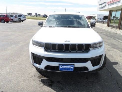 New 2026 Jeep Grand Cherokee L Limited AWD/4WD image 5