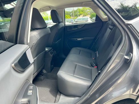Certified 2025 Lexus NX 250 FWD w/ Accessory Package (Z1) image 18