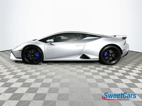 Used 2023 Lamborghini Huracan Tecnica RWD image 4