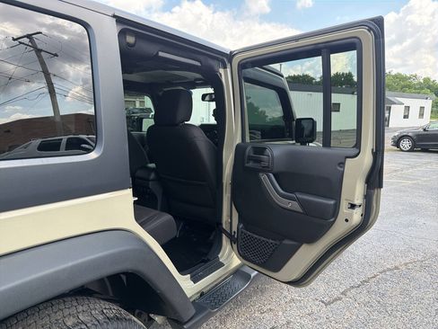 Used 2018 Jeep Wrangler Unlimited Sport S AWD/4WD image 26