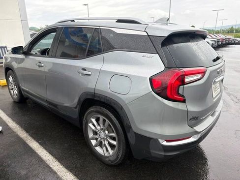 Used 2024 GMC Terrain SLT FWD image 3