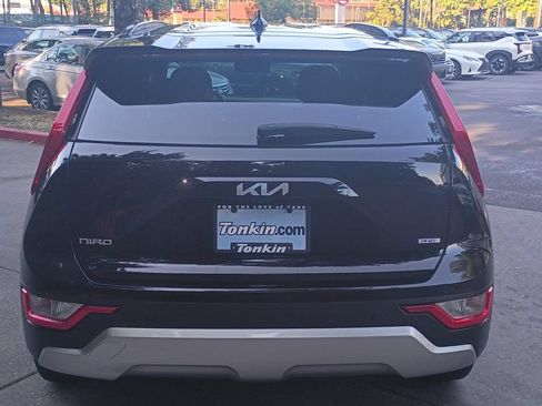 Certified 2025 Kia Niro EX w/ EX Cold Weather Package FWD image 5