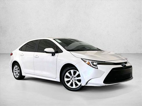 Used 2024 Toyota Corolla LE FWD image 12